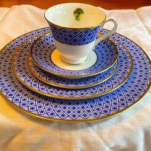 RARE!!  Waterford Fitzpatrick Blue Fine China 5pc place settings.